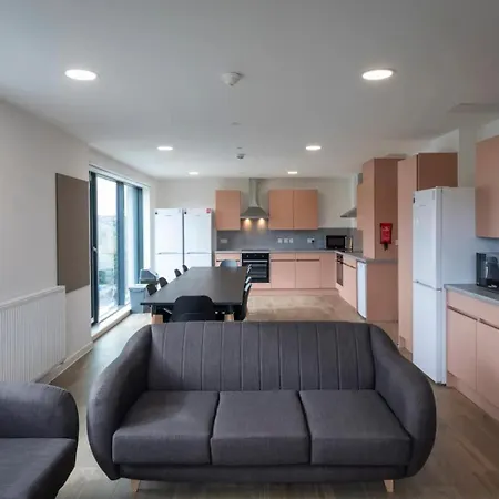Cosy And Private Ensuite At The Metalworks In Apartment *