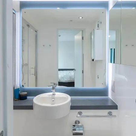 Cosy And Private Ensuite At The Metalworks In Bristol