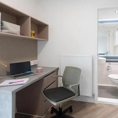 Cosy And Private Ensuite At The Metalworks In Apartment Bristol
